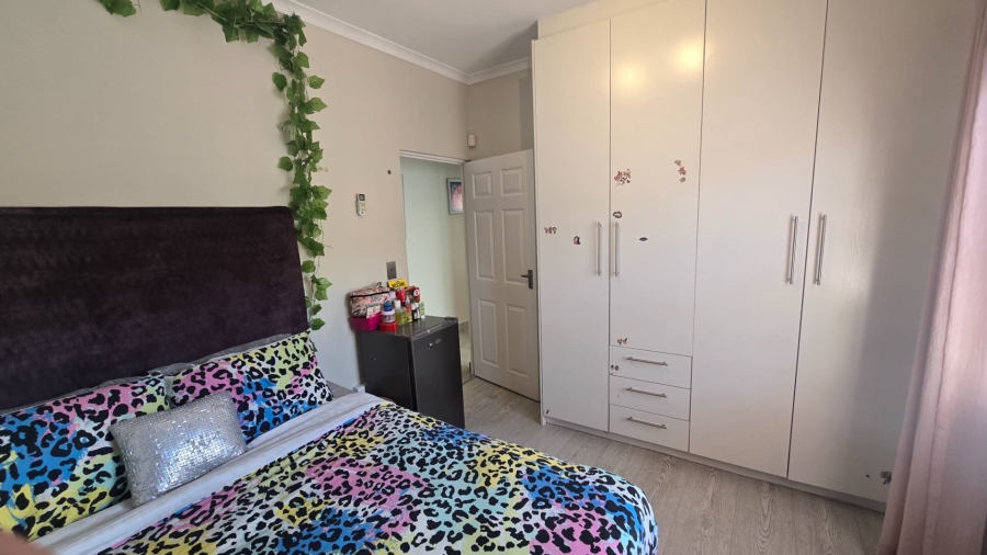 5 Bedroom Property for Sale in Sunningdale Western Cape